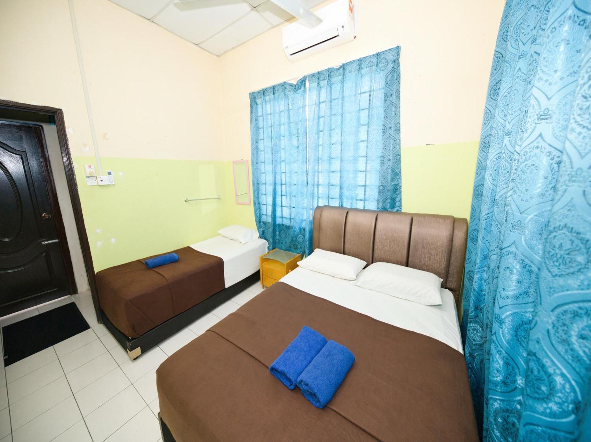 Oyo 91011 Iman Roomstay Gua Musang Exterior foto