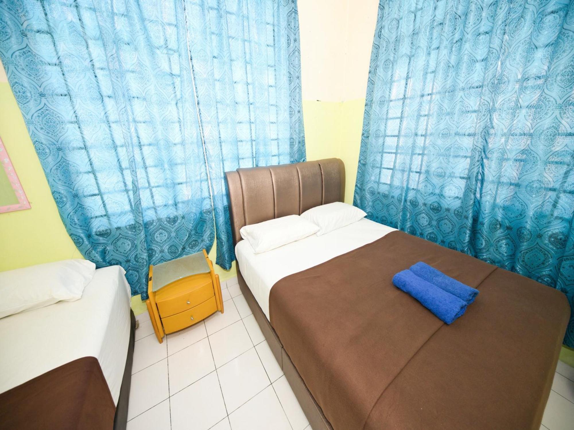 Oyo 91011 Iman Roomstay Gua Musang Exterior foto