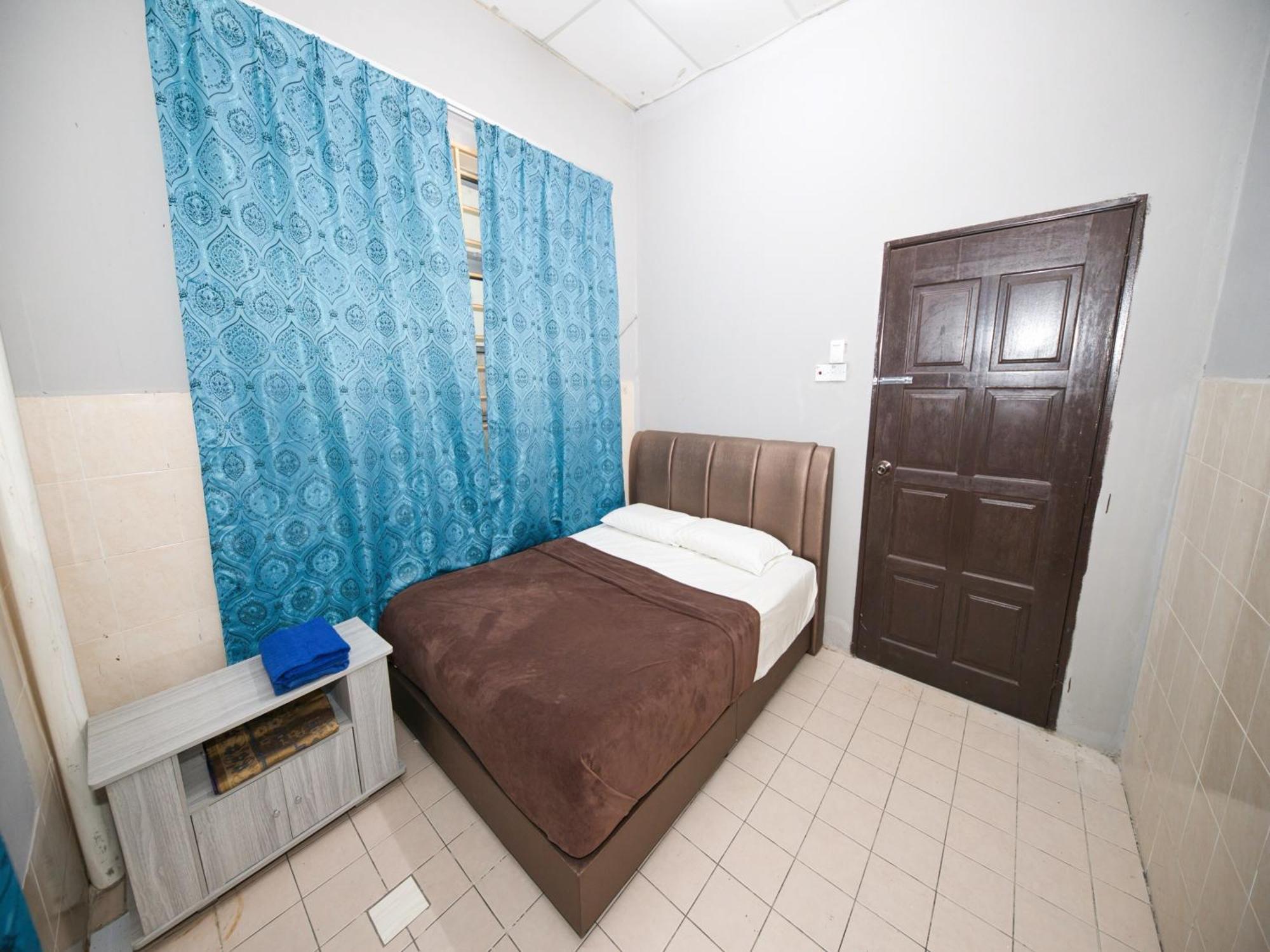 Oyo 91011 Iman Roomstay Gua Musang Exterior foto